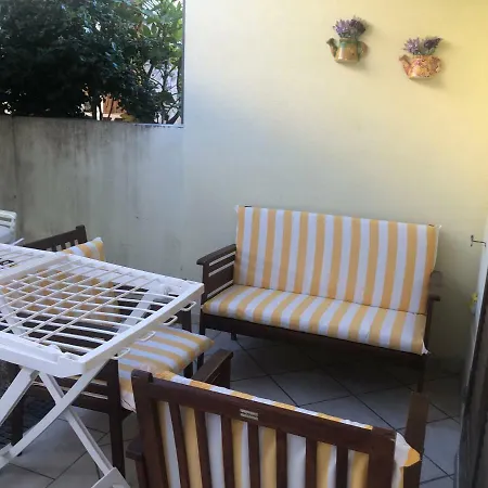Appartamento Verde A Santa Teresa Gallura Con Posto Auto In Garage E Con Giardino * Санта-Тереза-Галлура
