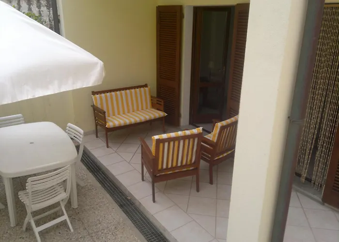 Appartamento Verde A Santa Teresa Gallura Con Posto Auto In Garage E Con Giardino Дом отдыха *