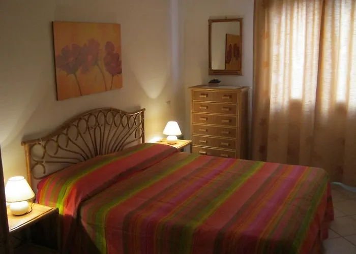 Дом отдыха Appartamento Verde A Santa Teresa Gallura Con Posto Auto In Garage E Con Giardino